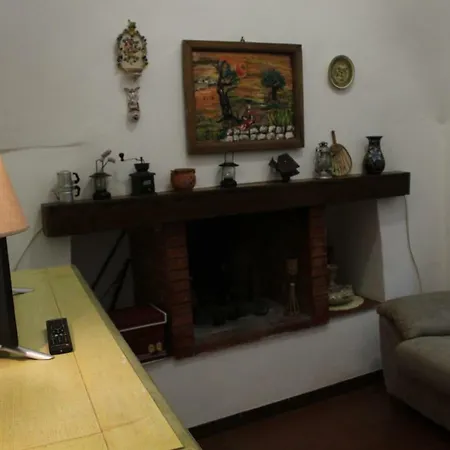 Mariella Villa *